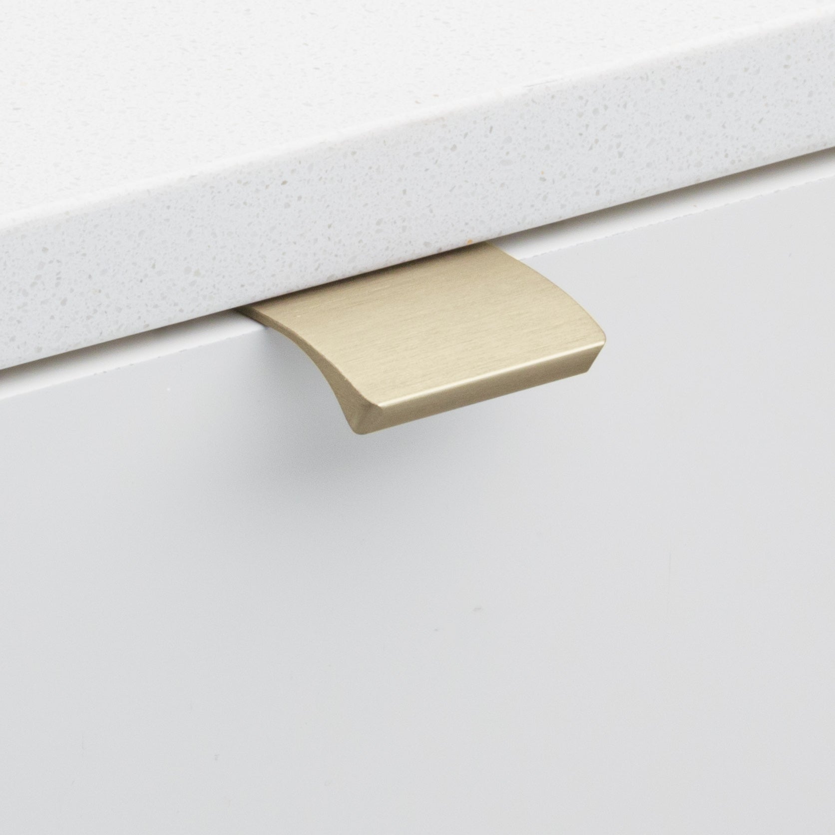 Sleek Edge Pull