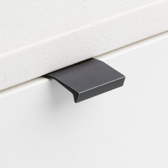 Flush Edge Pull