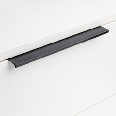 Flush Edge Pull