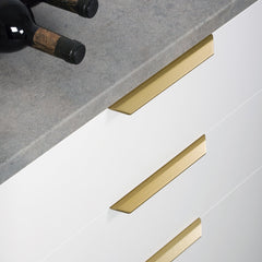 Vann Lip Pull Handle