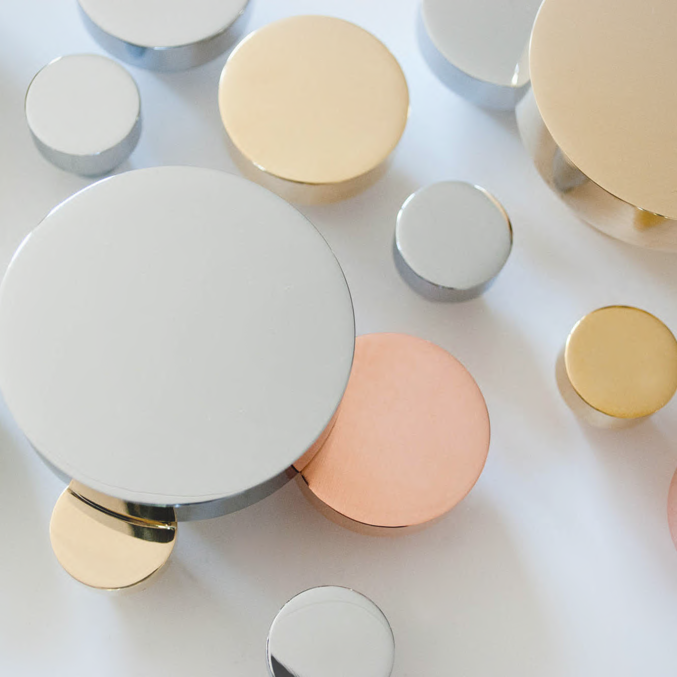 Dot | Glass Door Cabinet Knob