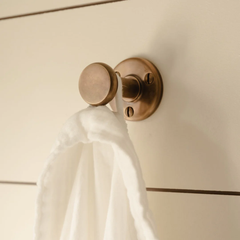 Cotswold | Hook